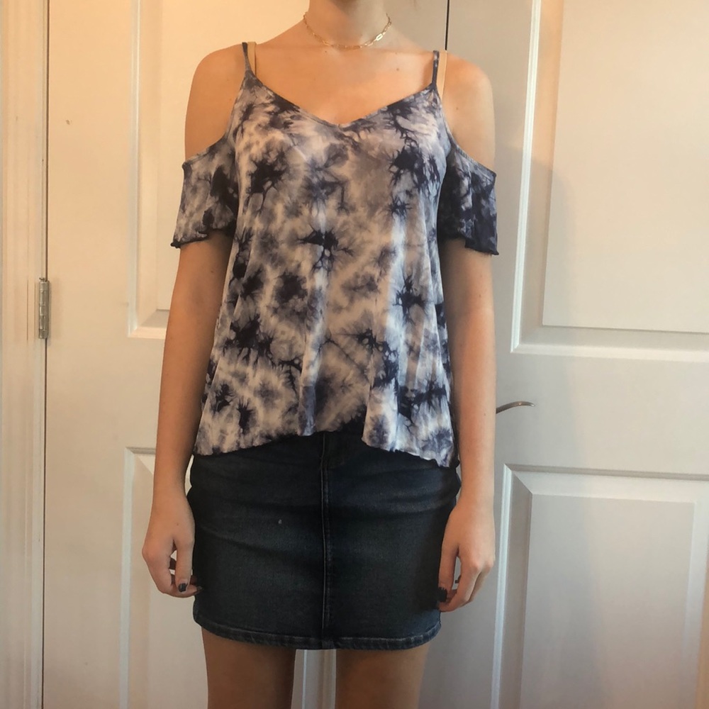 American Eagle Soft and Sexy Cold Shoulder